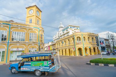 Phuket, Tayland 'daki Phuket Eski Şehir Bölgesi' nde Sino Portekiz Binası mimarisi olan eski bir şehir..