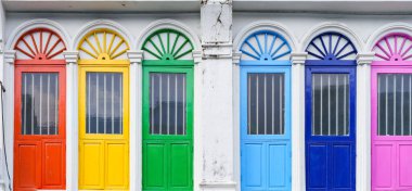 Phuket, Tayland 'daki Phuket Eski Şehir Bölgesi' nde Sino Portekiz Binası mimarisi olan eski bir şehir..