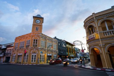 Phuket, Tayland 'daki Phuket Eski Şehir Bölgesi' nde Sino Portekiz Binası mimarisi olan eski bir şehir..