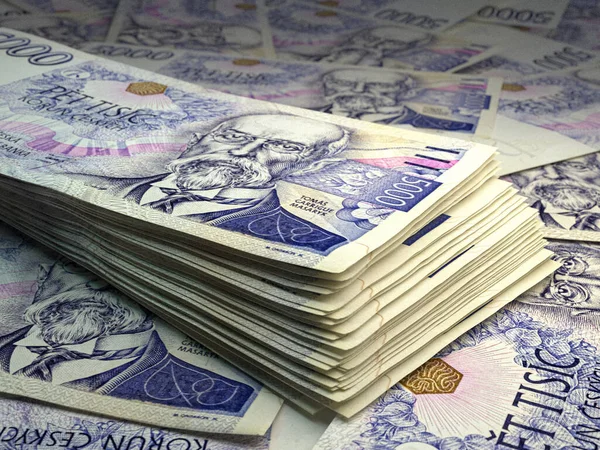 チェコ共和国のお金 チェコ コルナ紙幣 銀行券 5000キロ ビジネス ニュースの背景 — ストック写真