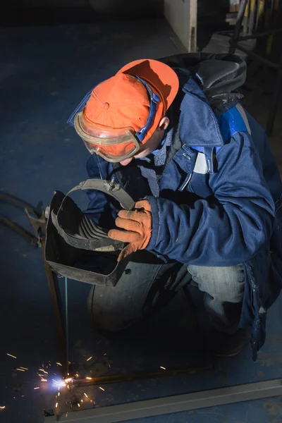 Schweißen von Metallprodukten — Stockfoto