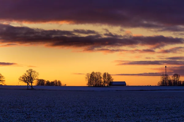 Красивый Яркий Красочный Пейзаж Зимнего Восхода Солнца Яркое Небо Первый — стоковое фото