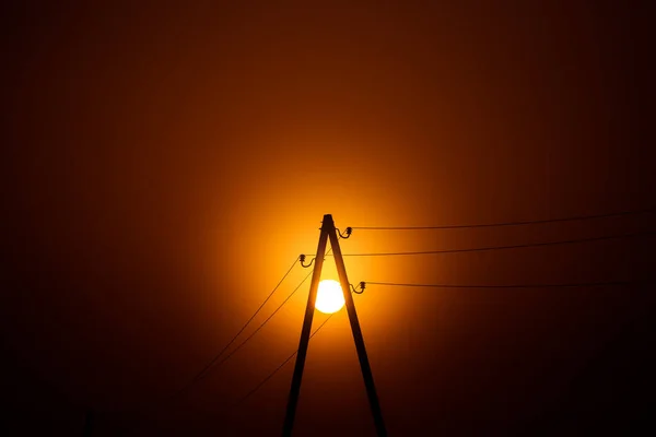 Eine Aufgehende Sommersonne Einem Sehr Trüben Morgen Mit Vielen Staubpartikeln — Stockfoto