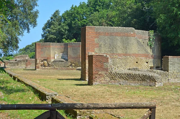 Ancient roman ruins — Stock Photo, Image