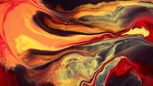 Υγρή τέχνη ζωγραφική πλάνα, αφηρημένη υφή acryl με πολύχρωμα κύματα. Υγρό φόντο μίξης χρωμάτων με βουτιά και στροβιλισμό. Λεπτομερής κίνηση φόντου με κίτρινο, καφέ και κόκκινο ξεχειλίζει χρώματα. — Αρχείο Βίντεο