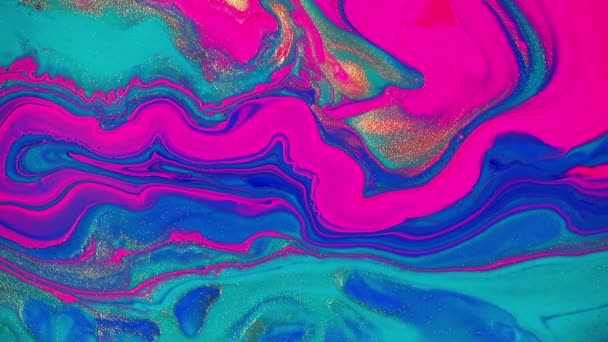 Fluid art drawing video, modern acrylic texture with colorful waves. Liquid paint mixing backdrop with splash and swirl. Detailed background motion with blue, pink and golden overflowing colors. — Stock Video