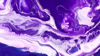 Akışkan sanat çizimi videosu, renkli dalgalı soyut akryl dokusu. Sıvı boya, sıçrama ve girdapla karıştırılmış sanat eserleri. Mor, lacivert ve beyaz renkli ayrıntılı arkaplan hareketi.