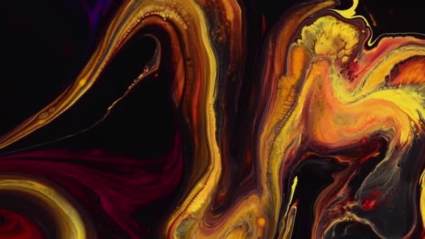 流体芸術絵画ビデオ、カラフルな波と抽象アクリルテクスチャ。液体塗料スプラッシュや渦と背景を混合します。黒、黄色、オレンジのオーバーフローの色と詳細な背景の動き. — ストック動画