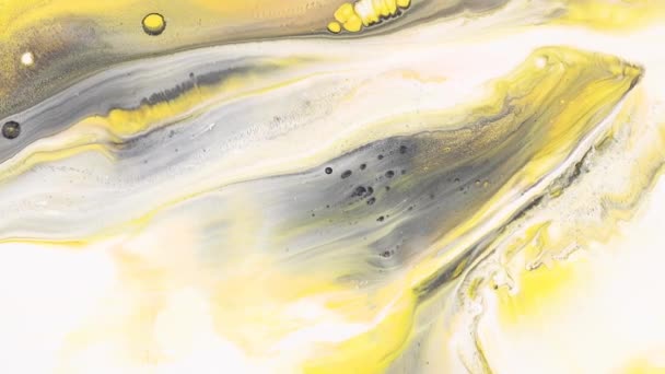 Fluid art drawing footage, abstract acryl texture with flowing effect. Liquid paint mixing backdrop with splash and swirl. Trendy colors of 2021 year - gray and yellow. — Stock Video