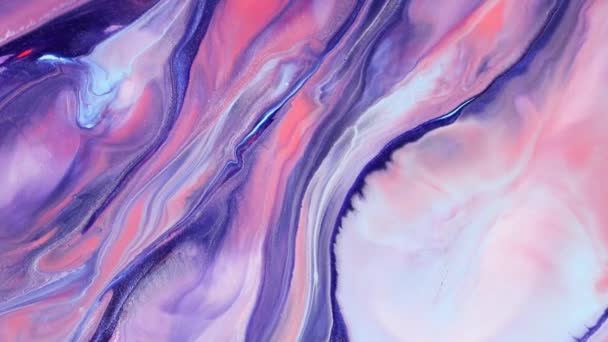 Vidéo de peinture d'art fluide, texture acrylique moderne avec des vagues colorées. Peinture liquide mélange toile de fond avec éclaboussure et tourbillon. Mouvement de fond détaillé avec des couleurs débordantes de corail, bleu et bleu marine. — Video