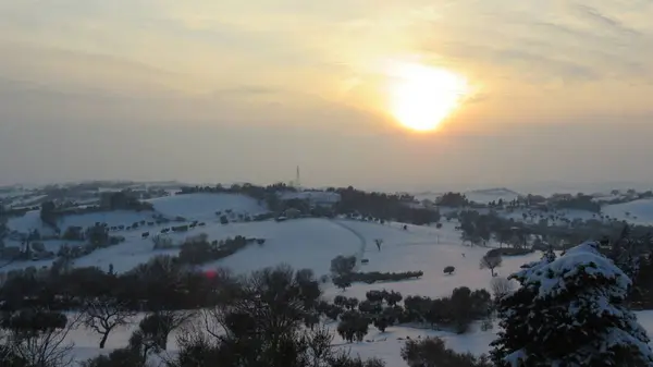 Gün batımı, günbatımının renkleri hiç şüphesiz yoğundur, özellikle doğada fotoğraflandığında.