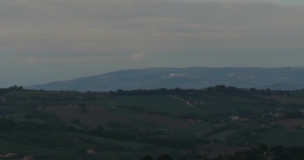 Een Spectaculair Uitzicht Bergnatuur Tussen Gedetailleerde Vormen Wilde Natuur Een — Stockvideo