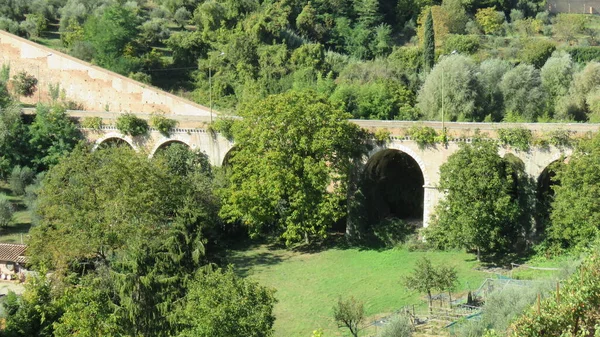 Ιστορικές Λεπτομέρειες Είναι Αυτές Λεπτομέρειες Γεμάτες Ιστορία Και Αρχαίο Πολιτισμό — Φωτογραφία Αρχείου