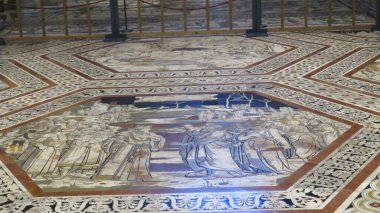 Tarihsel detaylar, bugün hala orada antik kültürümüzü ve tarihimizi hatırlamak için. Özellikle de eski kiliselerin içinde.