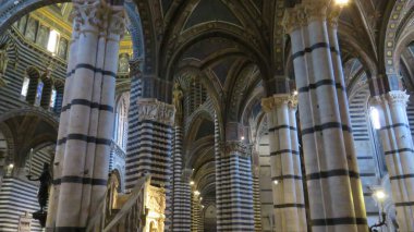 Tarihsel detaylar, bugün hala orada antik kültürümüzü ve tarihimizi hatırlamak için. Özellikle de eski kiliselerin içinde.