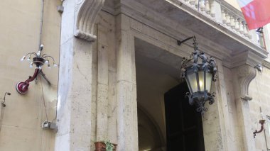 Tarihsel detaylar, antik kültürümüzün ve tarihimizin güzelliğini gösteriyor.