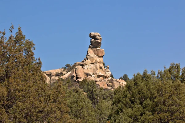 Hohe Statue Von Ausgeglichenen Felsen Norden Arizonas — Stockfoto