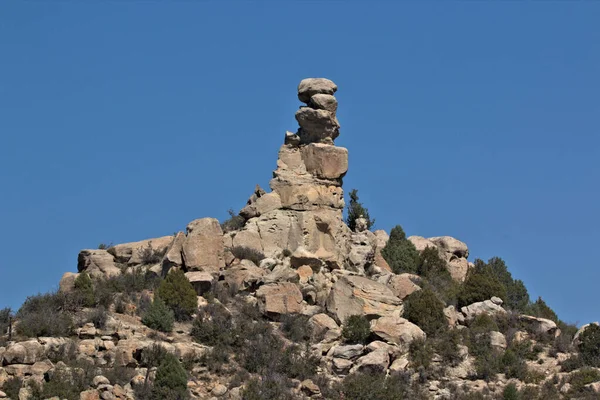 Hohe Statue Von Ausgeglichenen Felsen Norden Arizonas — Stockfoto