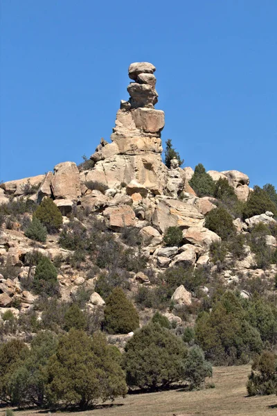 Estátua Alta Rochas Equilibradas Norte Arizona — Fotografia de Stock