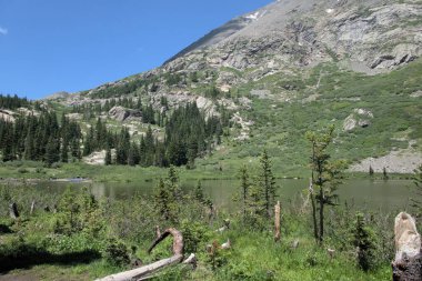 Colorado Rocky 's' i oldukça büyük ve etkileyici dağlar, vadiler, dereler, göller ve nehirler alabilirsiniz..