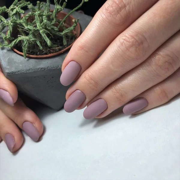 Idealny Manicure Różowym Kolorze Perłowym — Zdjęcie stockowe