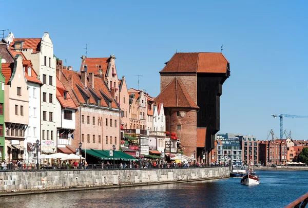 Staré město Gdaňsk se středověký jeřáb — Stock fotografie