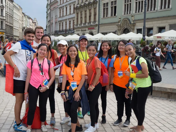 Journée mondiale de la jeunesse 2016. Philippines filles en Pologne — Photo