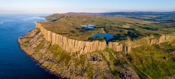 Amplio Panorama Aéreo Fair Head Gran Acantilado Irlanda Del Norte —  Fotos de Stock