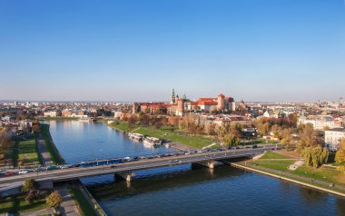 Polonya: krakow panorama wawel Kalesi sonbaharında ile