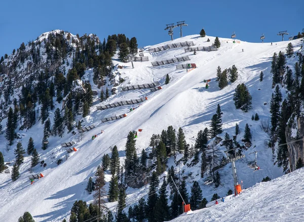 Pista de esqui em Mayrhofen, Áustria — Fotografia de Stock
