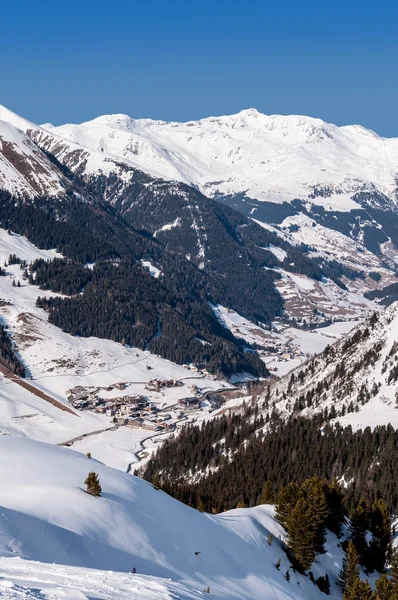 Tuxtal 在奥地利阿尔卑斯山的山谷 — 图库照片