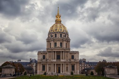 Les Invalides Paris'te bina