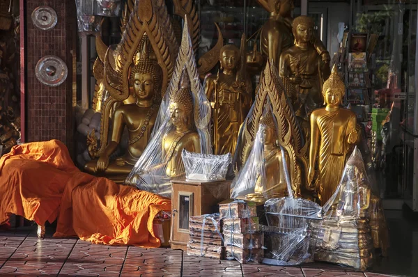 Buddha goldene Statue als Souvenir — Stockfoto