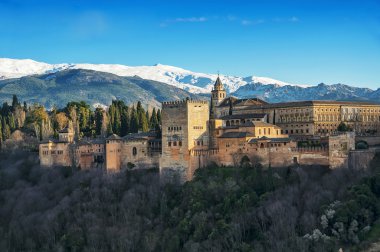 Granada'da alhambra palace'nın havadan görünümü