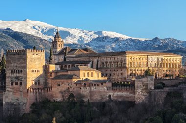 Granada'da alhambra palace'nın havadan görünümü