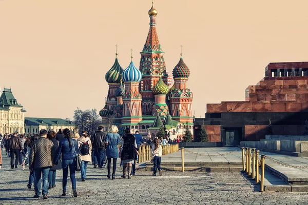 モスクワの赤の広場での人々 — ストック写真