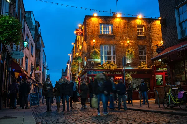 Temple bar bij nacht in Dublin, Ierland — Stockfoto