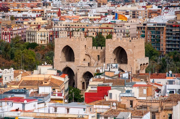 Vue aérienne des tours Serranos à Valence, Espagne — Photo