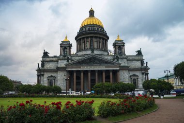 Bulutlu hava, Saint Petersburg St Isaac Katedrali'nde