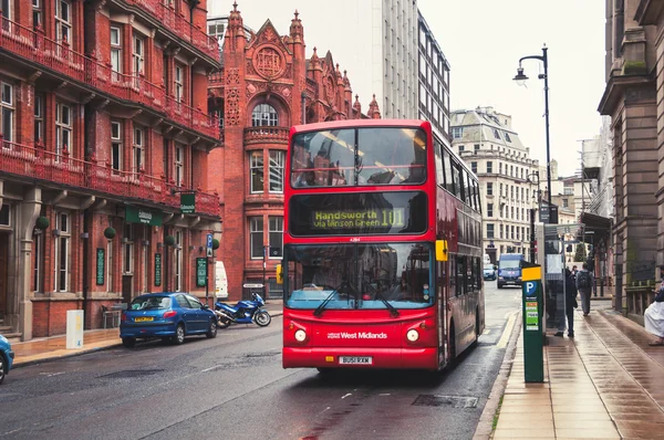 Bus à deux étages à Birmingham, Royaume-Uni — Photo