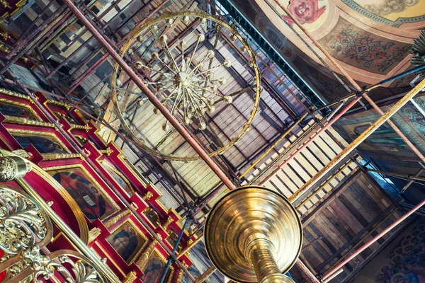Interni di una Cattedrale ortodossa in fase di ricostruzione Fotografia Stock