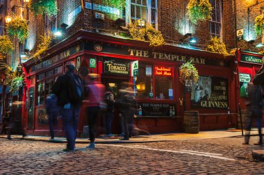 Dublin'deki Temple bar çeyrek gece