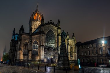St Giles Cathedral gece Edinburgh