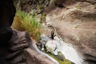 Tenerife buzlu yoga seansı