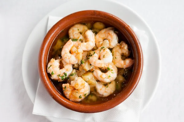 İspanyol karides tencerede sarımsak