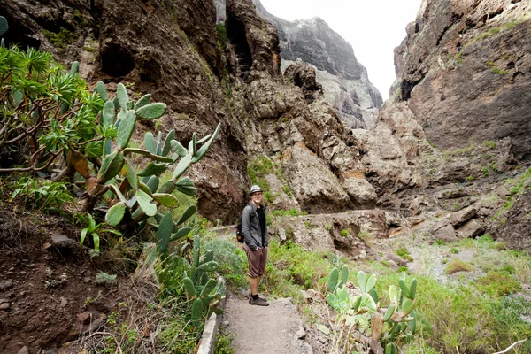 Junger Mann im Masca-Tal — Stockfoto