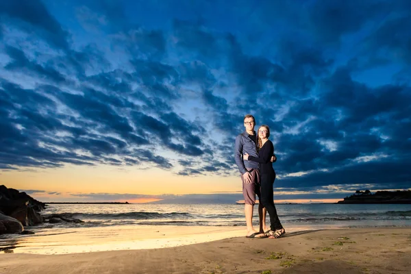 Casal jovem em Costa Adeje — Fotografia de Stock