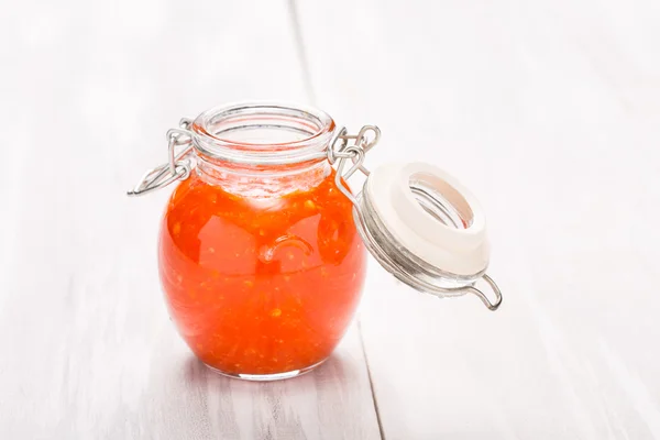 Natuurlijke DIY habanero knoflooksaus — Stockfoto