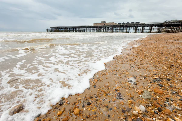 Mooie Hastings zeegezicht in Engeland — Stockfoto