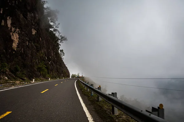 Schönes Bergpanorama Aufgenommen Auf Einer Motorradreise Von Dalat Nach Nha — Stockfoto